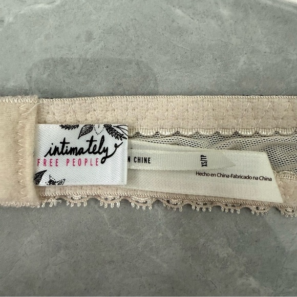 Women’s Free People Boho Patterned Lace Halter Bralette Top XS - Picture 12 of 16